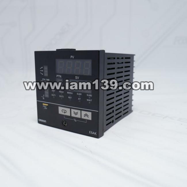 
欧姆龙高性能可编程数字控制器E5AK-TAA2